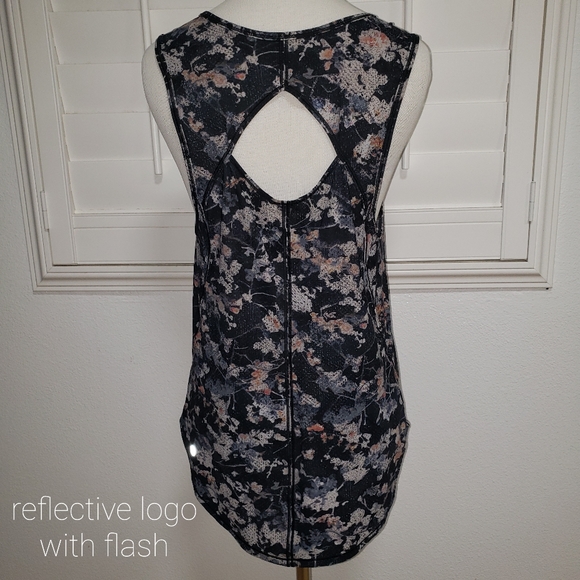 lululemon sculpt tank size 6 - Picture 3 of 8